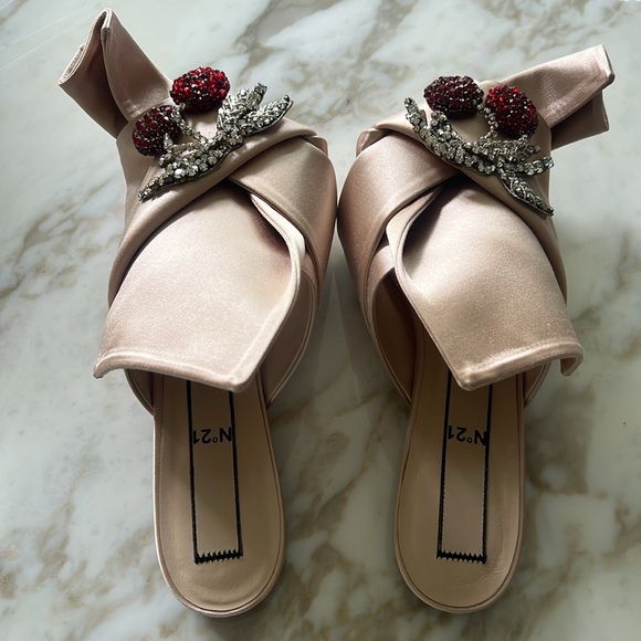 COLLECTORS! No.21 Womens Satin Knot Flat Slides crystal cherry cherries 39 NIB - Picture 3 of 7